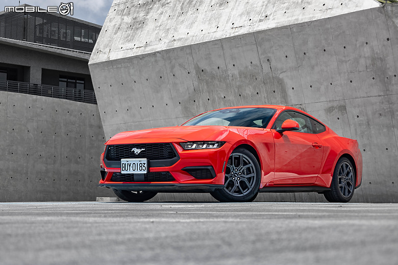 Ford Mustang Ecoboost Premium 大改款試駕|魅力不減,樂趣滿點!