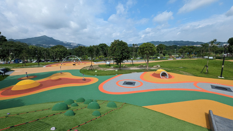 【不是遊記 - 7】新店河濱公園溜小孩新鮮據點(兔子窩、戲水河道、碧潭堰 三點一線)