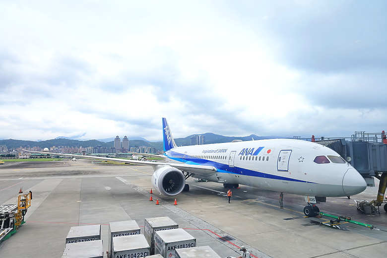 (映像分享) 搭乘全日空的波音787感受大和飛行夢想之翼in商務艙、豪華/經濟艙 feat. ANA