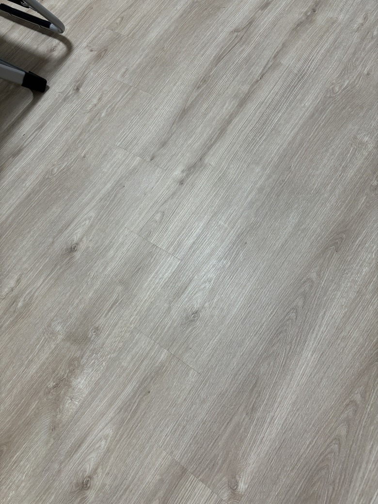點我看大圖 羅賓木地板痕跡清潔