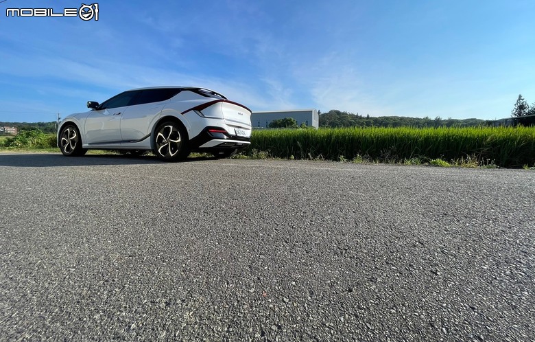 擁有KIA EV6 GT-LINE一年後的慢開箱