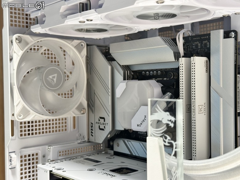 新海景房機殼!微星 MAG PANO 100L PZ 裝機