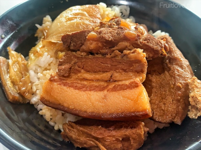 點我看大圖 水湳市場中式早午餐,許多饕客推薦,餐點便宜又好吃,份量很足