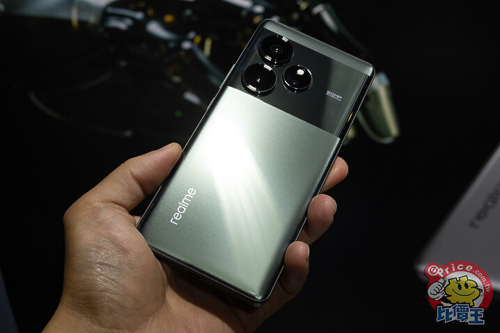 realme GT 6 7/26 正式開賣售價 ,990 元