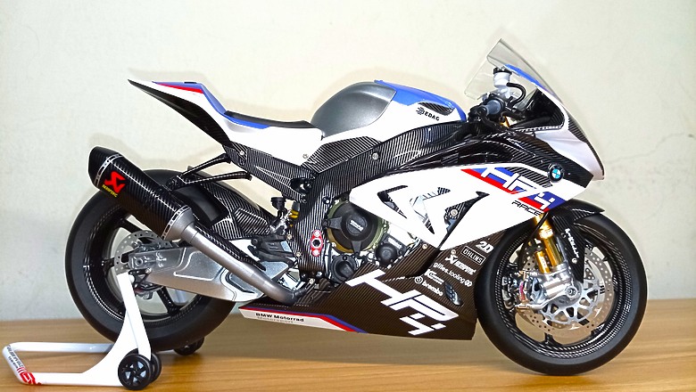 【模型新手也能輕鬆組 Part2】從0到100帶你一起組裝，MENG 1/9 BMW HP4 RACE MT-004s 重機模型 悅色版