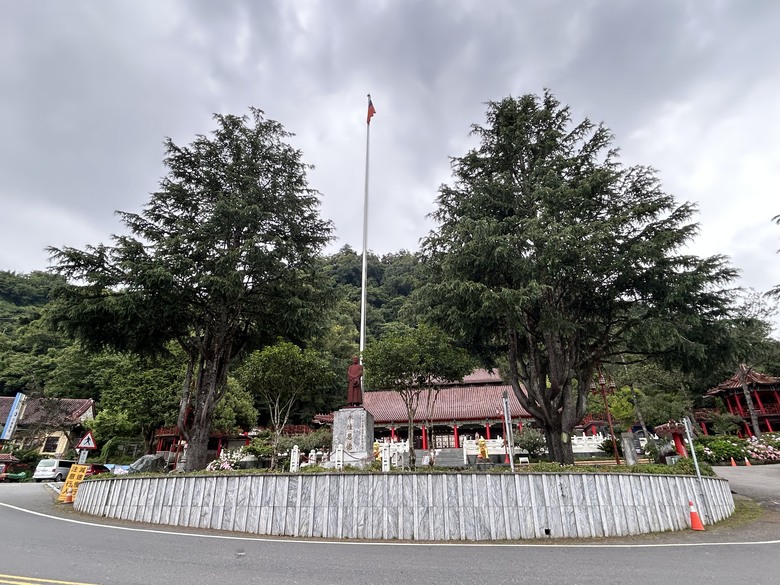 晨 騎 梨 山 ( 上 集 ) 發 現 梨 山