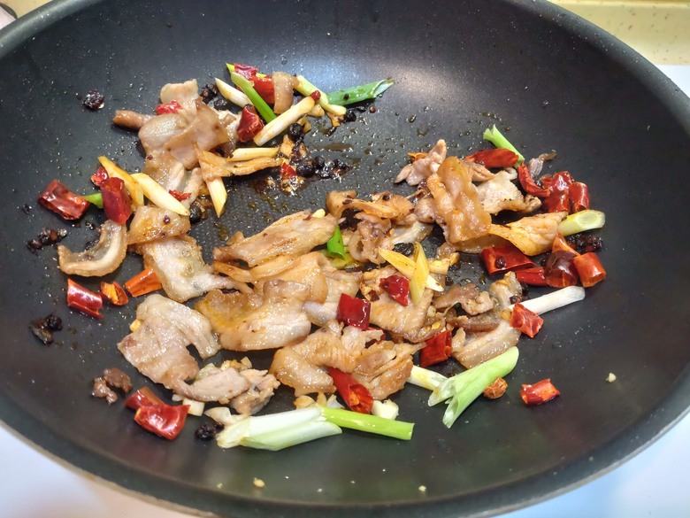 川味家常菜:乾鍋花椰(一道乾鍋吃掉一鍋飯)