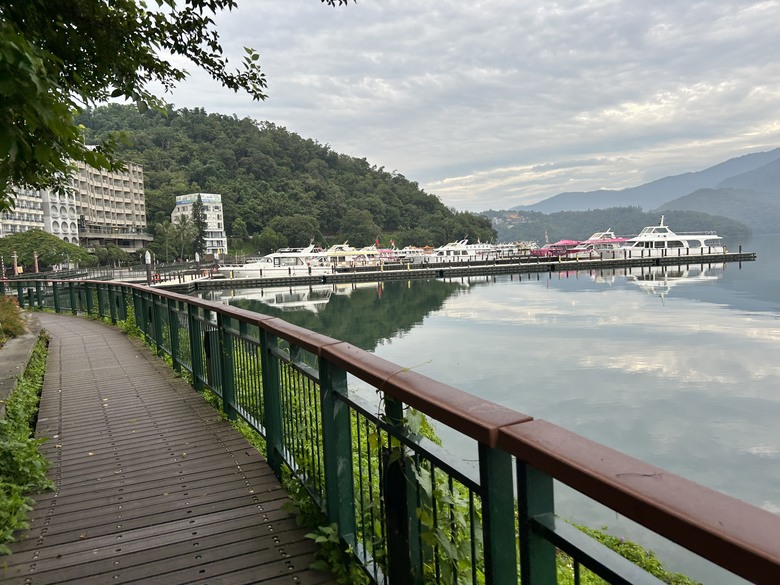 日月潭環潭自行道(下)向山段水上自行車道