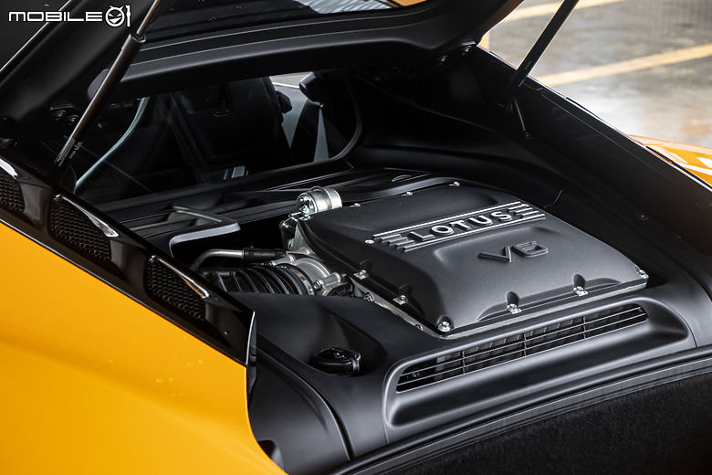 Lotus Emira V6 First Edition 試駕|純種跑車就該如此打造!