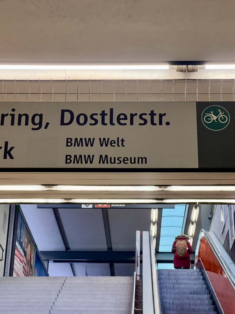 走進巴伐利亞BMW博物館,開箱人生第一台3系轎車 G20 318i LCI