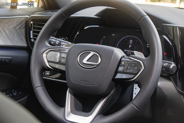 開車遊四方 Vol.19 入住洲際酒店,開凌志、遊港都!|feat. Lexus NX 350 Overtrail