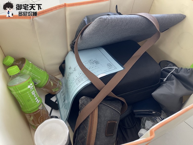 開箱|【OMIX 歐米斯】OMiCart 提袋手推車根本是移動百寶箱 - 露營手拉車的輕巧款之作,我出差拍片必帶新寵兒!一台多用隨你變