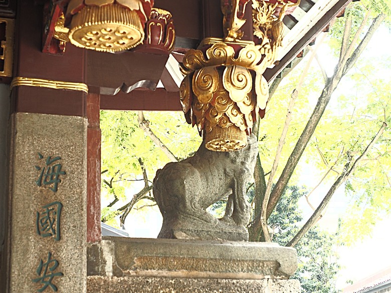 牛車水(Chinatown)市街之巴剎壁畫、粵海清廟、福德祠、天福宮、城市展覽館(Singapore City Gallery)，以及麥士威熟食中心(Maxwell Food Centre)中之天天海南雞飯 — 赤道三國文化休閒行旅 之 新加坡篇 第一回 牛車水(Chinatown) 與直落亞逸(Telok Ayer)