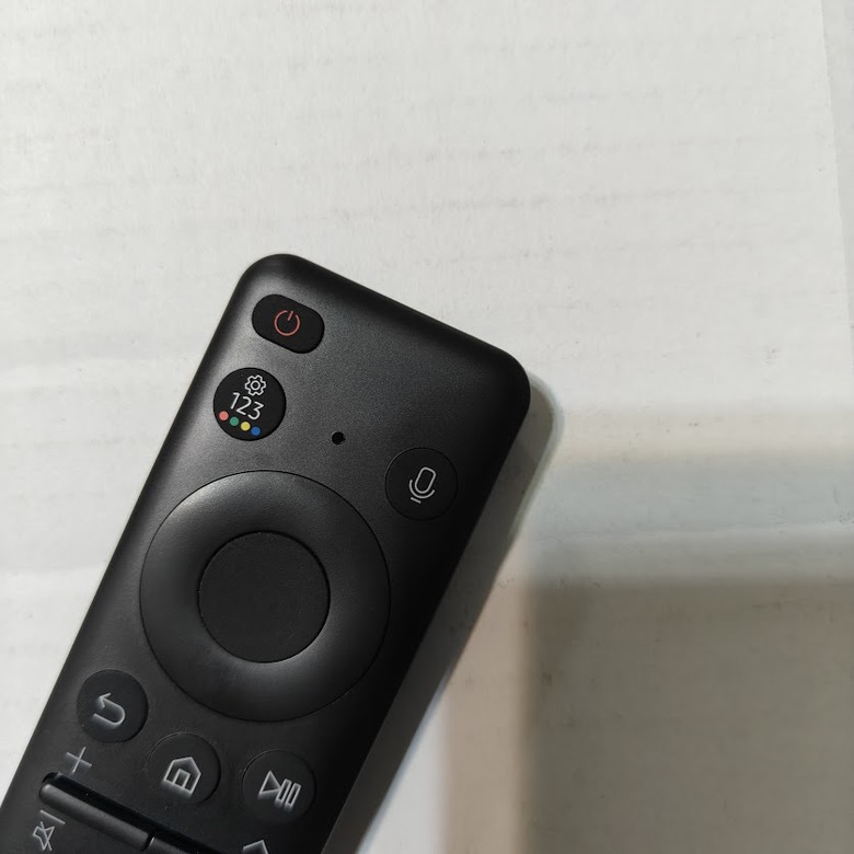 競乎完美~ SAMSUNG 三星 32吋 Odyssey OLED G8 平面電競顯示器體驗心得