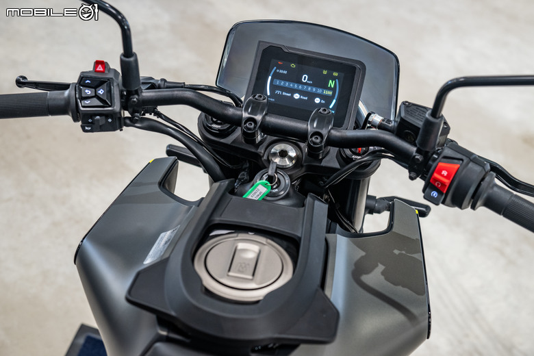 【採訪】全新KTM 390 DUKE、Husqvarna Svartpilen 401、Vitpilen 401三車發表！