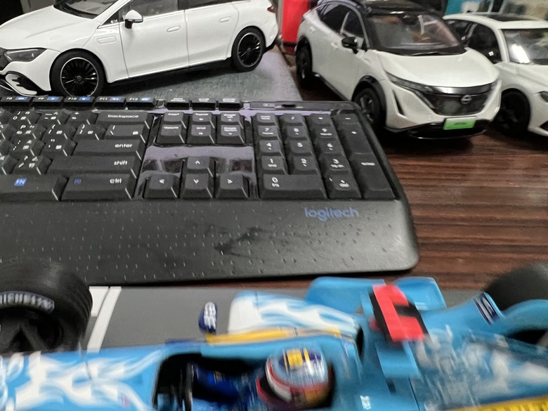 [開箱]F1 1/18 RENAULT R25 FERNANDO ALONSO BELGIAN GP