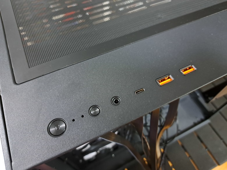 海景雙艙機殼 COUGAR FV150 RGB 開箱