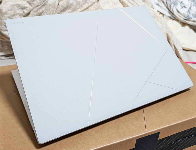 工作機換新Zenbook S 16 UM5606WA