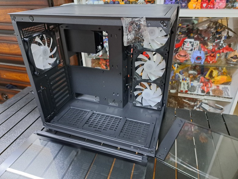 海景雙艙機殼 COUGAR FV150 RGB 開箱