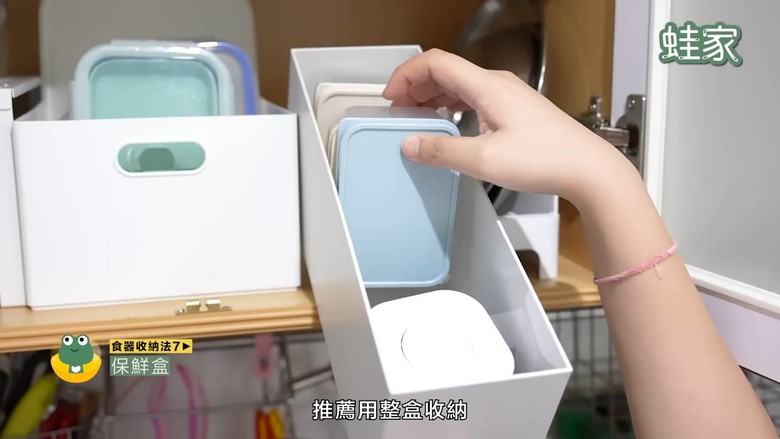 食器收納懶人包!一次搞懂碗盤、鍋具、保鮮盒、酒杯收納,3個收納重點+好物推薦