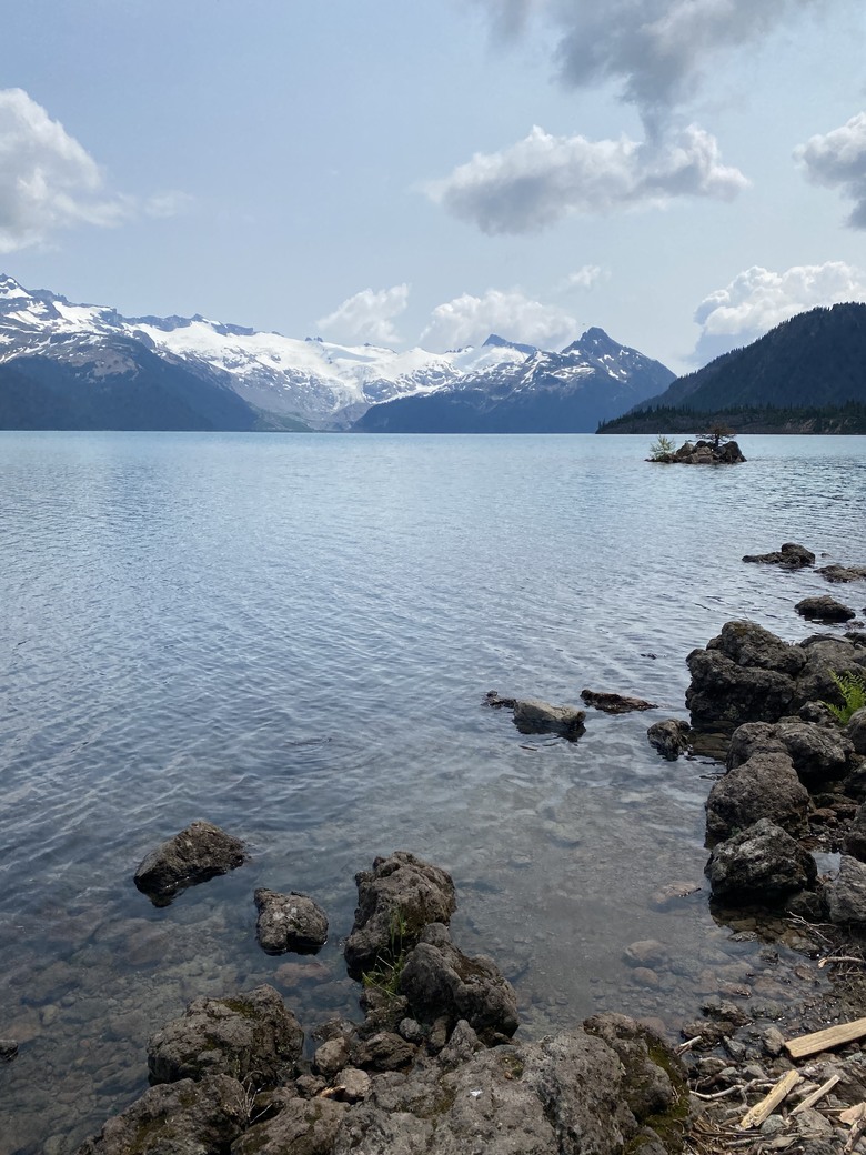 「瑜伽越野跑」加拿大🇨🇦 溫哥華 Vancouver, BC 北邊的兩條路線：Sea to Summit 及 Garibaldi Lake trail