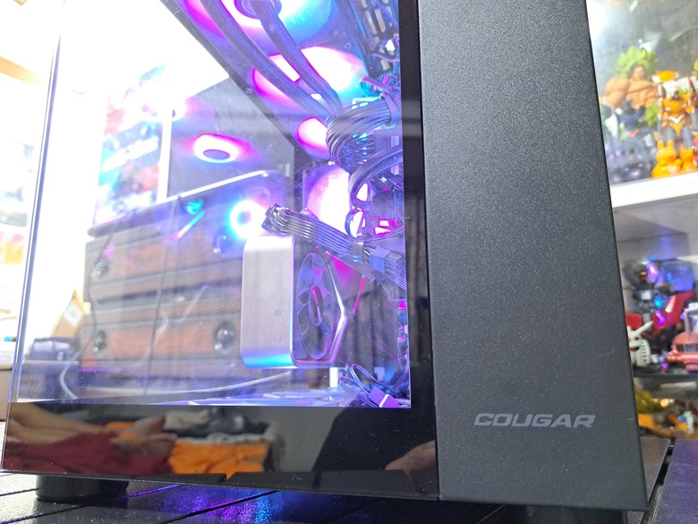 海景雙艙機殼 COUGAR FV150 RGB 開箱