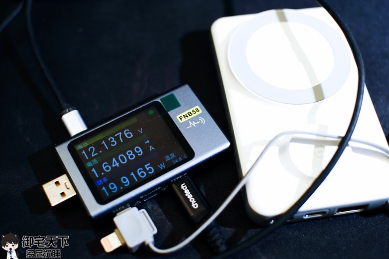 開箱|【Choetech】B695 多功能自帶線 MagSafe 磁吸行動電源 - 10,000mAh 自帶雙頭充電線,為蘋果用戶打造,可同時為手機、手錶、耳機等 5 台裝置充電!