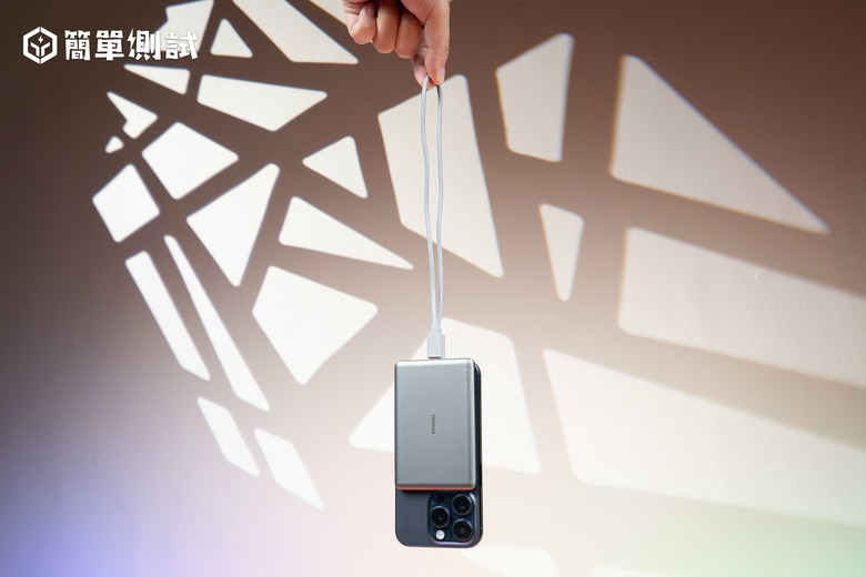 要輕？要薄？MagSafe 磁吸行動電源 TORRAS MiniMag