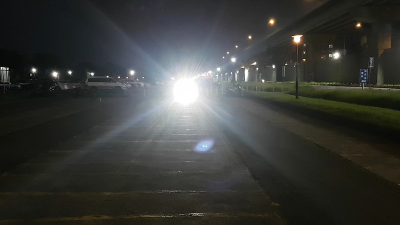 [已解決] 我的車燈算打鳥嗎?