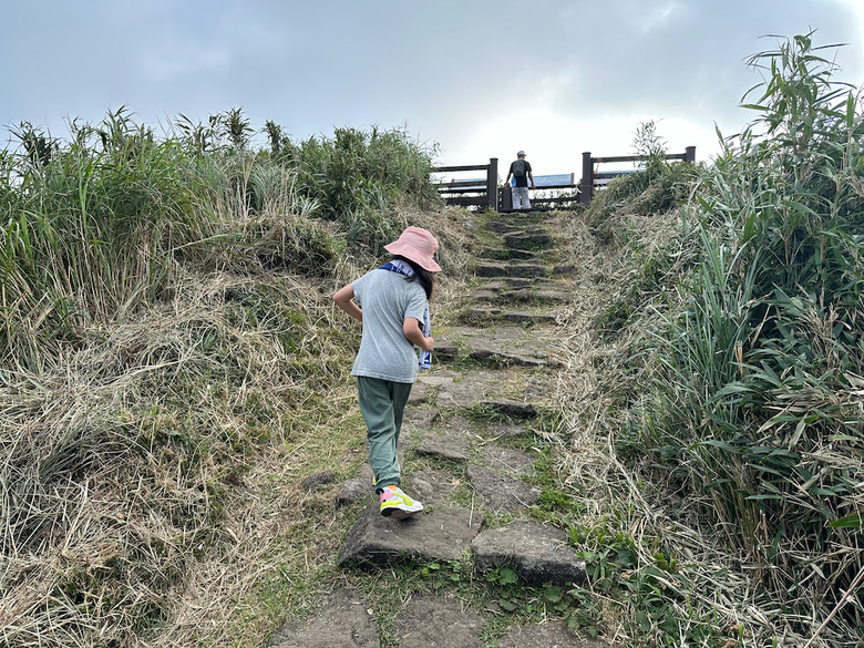 親子健行步道推薦 – 台北七星山主峰