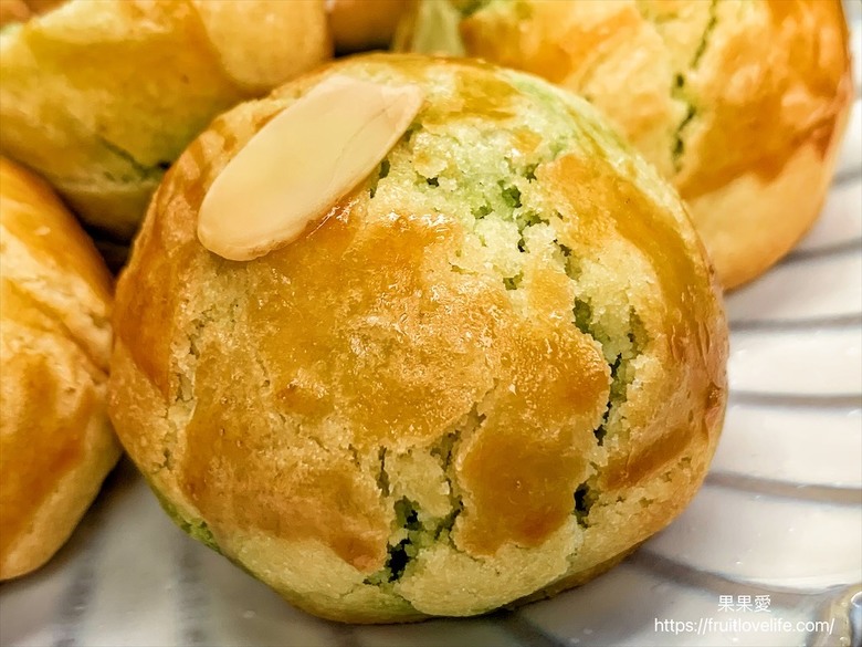 中秋菠蘿酥禮盒和蛋黃酥禮盒,這蛋黃酥很不一樣