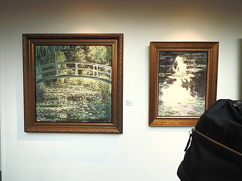 濱海灣花園 雲霧林(Cloud Forest)、花穹(Flower Dome) 及《莫內印象(Impressions of Monet)》特展、擎天樹叢(Supertree Grove)的《花園狂想曲(Garden Rhapsody)》聲光秀、遊園導覽車(Audio Tour)、Jurassic Nest FoodHall中的Hawker Chan燒肉飯,及金沙酒店《幻彩生輝(Spectra- A Light and Water)》燈光秀 — 赤道三國文化休閒行旅 之 新加坡篇 第五回 濱海灣花園