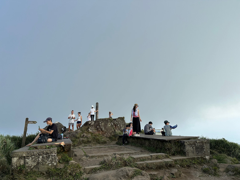 親子健行步道推薦 – 台北七星山主峰
