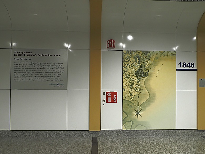 濱海灣花園 雲霧林(Cloud Forest)、花穹(Flower Dome) 及《莫內印象(Impressions of Monet)》特展、擎天樹叢(Supertree Grove)的《花園狂想曲(Garden Rhapsody)》聲光秀、遊園導覽車(Audio Tour)、Jurassic Nest FoodHall中的Hawker Chan燒肉飯，及金沙酒店《幻彩生輝(Spectra- A Light and Water)》燈光秀 — 赤道三國文化休閒行旅 之 新加坡篇 第五回 濱海灣花園