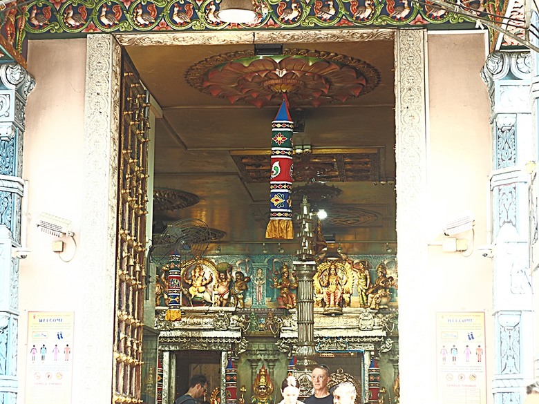 竹腳中心(Tekka Centre)之順發椰漿飯、維拉馬卡里拉曼廟(Sri Veeramakaliamman Temple)、陳東齡故居、實龍崗路 (Serangoon Rd)及甘貝爾巷 (Campbell Ln)、印度遺產中心(Indian Heritage Centre) — 赤道三國文化休閒行旅 之 新加坡篇 第三回 小印度(Little India)