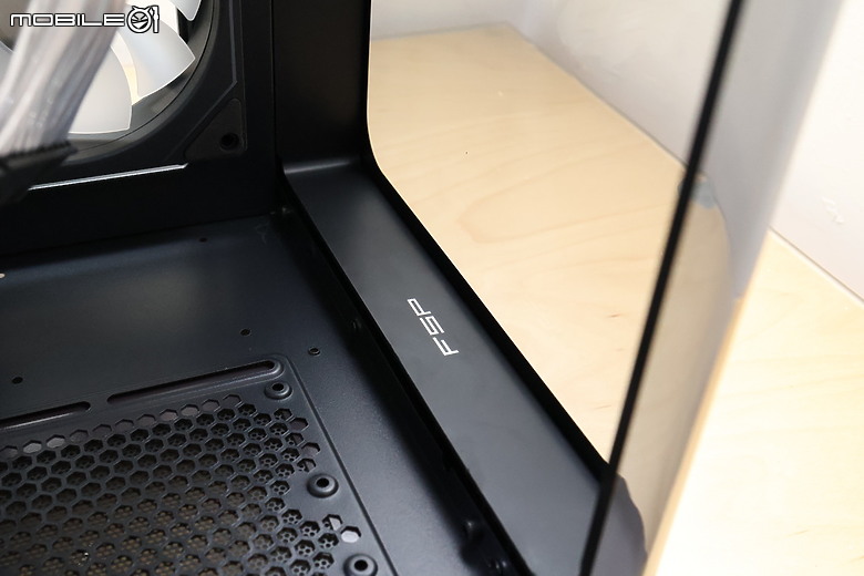 點我看大圖 全漢 3D 圓弧玻璃 S380 M-ATX 小海景