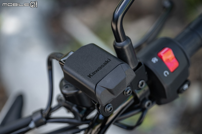KAWASAKI Eliminator 500SE試駕｜離經叛道才叫傳承！經典巡航車與運動街車的萬轉交響曲！