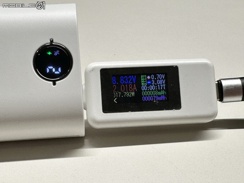 跨越世代!iWalk Power Squid 小魷魚 免帶線PD快充行動電源