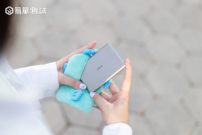 要輕？要薄？MagSafe 磁吸行動電源 TORRAS MiniMag