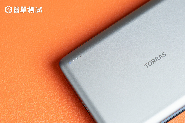 要輕？要薄？MagSafe 磁吸行動電源 TORRAS MiniMag