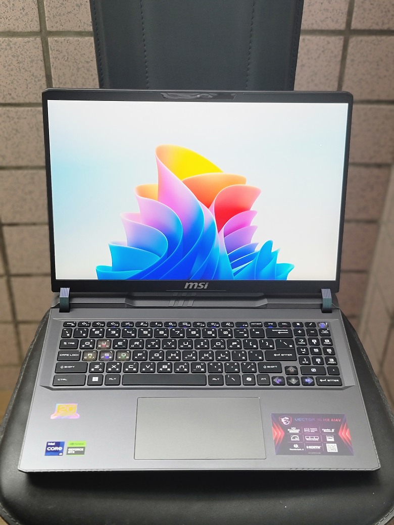 Vector 16 HX 高性能筆電入手簡單開箱