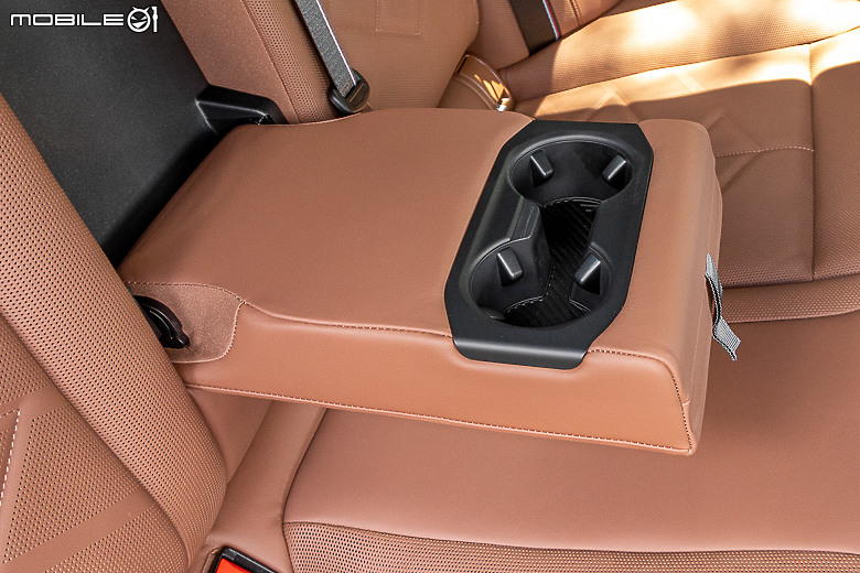 BMW i5 M60 xDrive 試駕｜豪華舒適依舊，更多了一身好功夫！