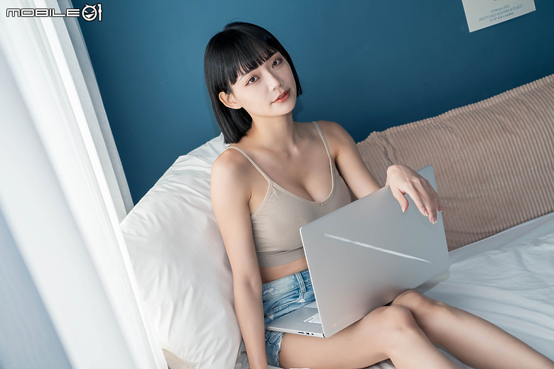 ROG Zephyrus G16 (2024) GA605 電競筆電|AMD AI 處理器驅動的效能之選!