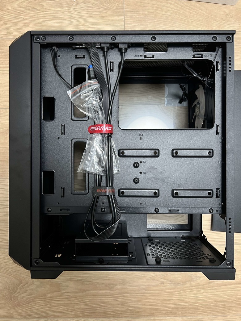 入門電腦換新家 ENERPAZO EP237 Mini Tower ARGB