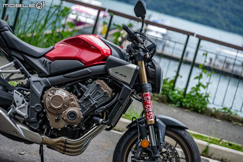 HONDA CB650R、CBR650R 雙車試駕｜改變不大，但強勢依舊！