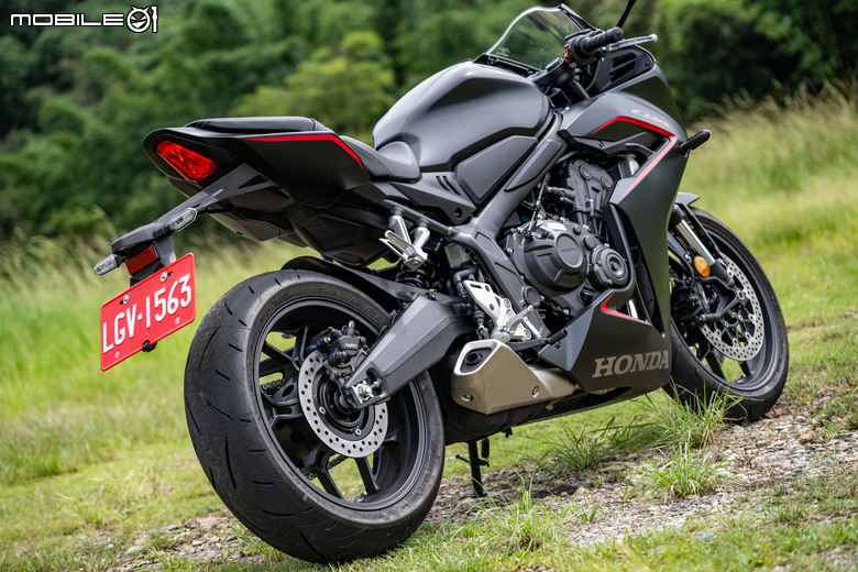 HONDA CB650R、CBR650 E-Clutch 試駕｜想熄火都難！打破操作藩籬，普及騎乘樂趣！