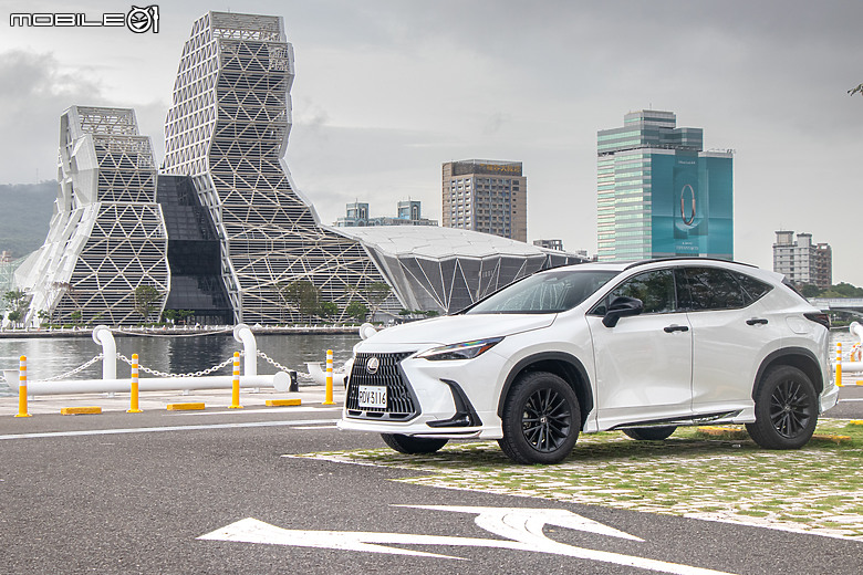開車遊四方 Vol.19 入住洲際酒店,開凌志、遊港都!|feat. Lexus NX 350 Overtrail