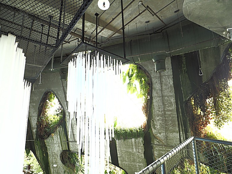 濱海灣花園 雲霧林(Cloud Forest)、花穹(Flower Dome) 及《莫內印象(Impressions of Monet)》特展、擎天樹叢(Supertree Grove)的《花園狂想曲(Garden Rhapsody)》聲光秀、遊園導覽車(Audio Tour)、Jurassic Nest FoodHall中的Hawker Chan燒肉飯,及金沙酒店《幻彩生輝(Spectra- A Light and Water)》燈光秀 — 赤道三國文化休閒行旅 之 新加坡篇 第五回 濱海灣花園