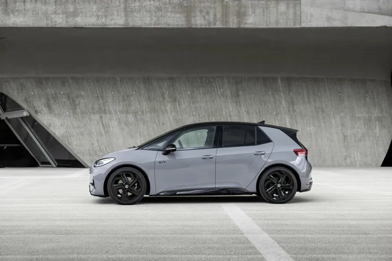Volkswagen ID.3 GTX Performance純電鋼砲上市 跟Golf GTI車系怎麼選？