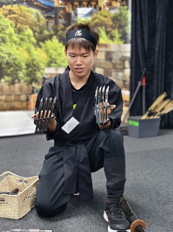【京都武士與忍者博物館】+ 【黑樓燒肉】+【觀光特急「AONIYOSHI」列車】